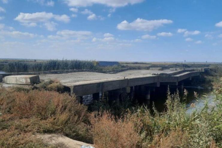 Аварийный мост между Килией и Измаилом: САД установило бетонные блоки и заблокировала проезд