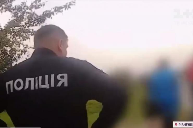Поліцейські домчали до лікарні 3-річного хлопчика, в якого почались судоми