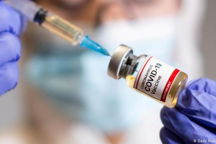 Росія викрала формулу вакцини від коронавірусу компанії AstraZeneca і зробила на її основі свій препарат «Супутник V» - ЗМІ