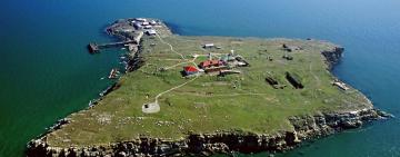 Возле о. Змеиный терпела крушение малая моторная лодка 