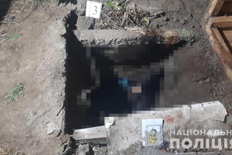 Страшная находка: в Одесской области мужчина обнаружил труп квартиранта в выгребной яме