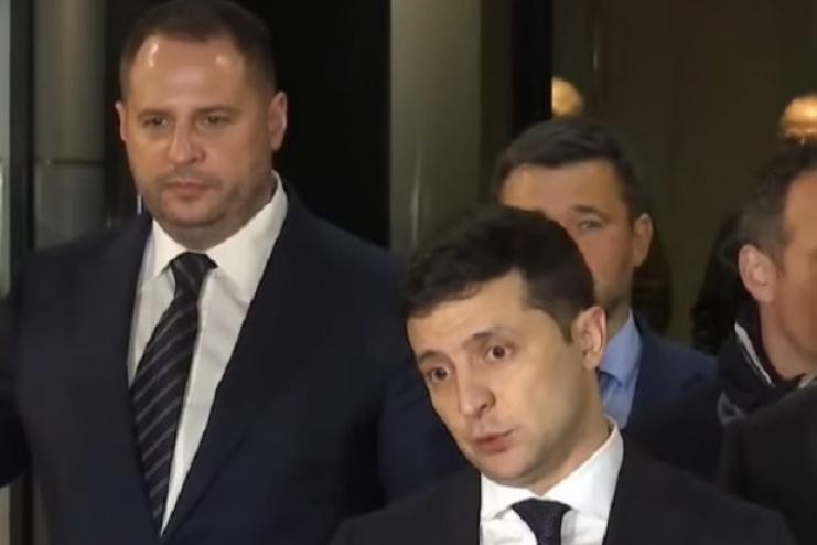 Сколько платят руководству страны. Зарплаты Зеленского и Ермака за сентябрь