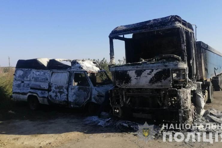 ОТОМСТИЛ: житель Одесской области поджёг грузовик и микроавтобус знакомого