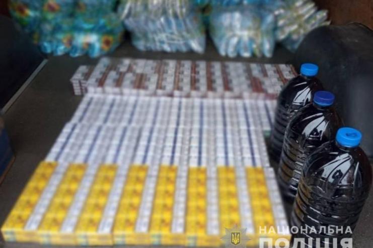 У мешканця Болградського району вилучено безакцизні тютюнові вироби та спирт сумнівного походження