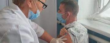 В Бородинской амбулатории второй месяц работает пункт вакцинации