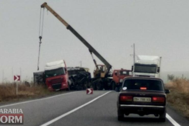 НА ТРАССЕ ОДЕССА-РЕНИ ПЕРЕВЕРНУЛСЯ ПОЛУПРИЦЕП С МЕТАЛЛОЛОМОМ