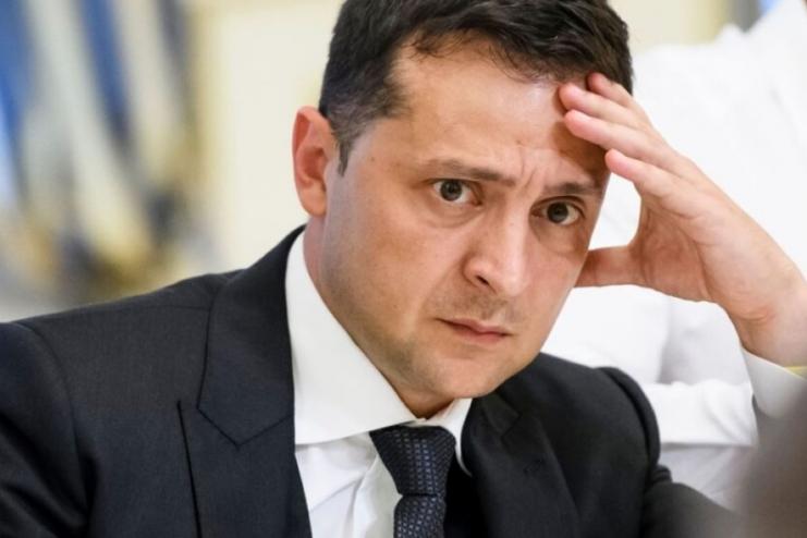 Зеленський вперше очолив антирейтинг українських політиків