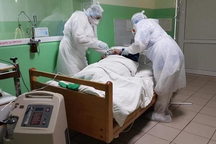 "Не зволікайте, не втрачайте час - провакцинуйтесь!  Захистіть себе і своїх рідних!" - закликають татарбунарські медики