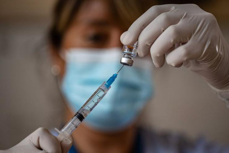 Какая лучше? Медики сравнили вакцины Pfizer, Moderna и Johnson & Johnson 