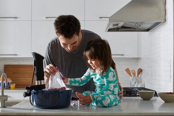 Названы самые опасные вещи на кухне: от них стоит избавиться уже сейчас