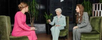 Tesla и мать ее основателя Маска подозревают в связях с украинкой, замешанной в «отмывании денег»