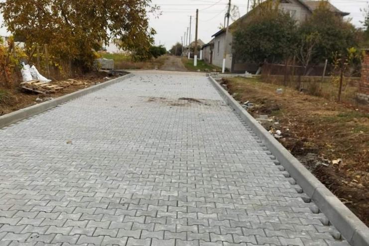 У селі Зоря новий тротуар