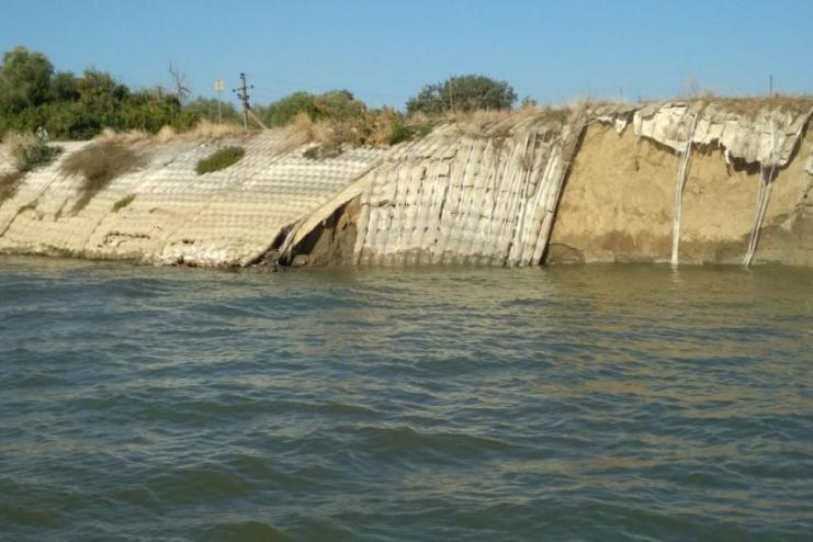 У "підвішеному" стані: під дамбою Дунаю виявили метрові порожнини