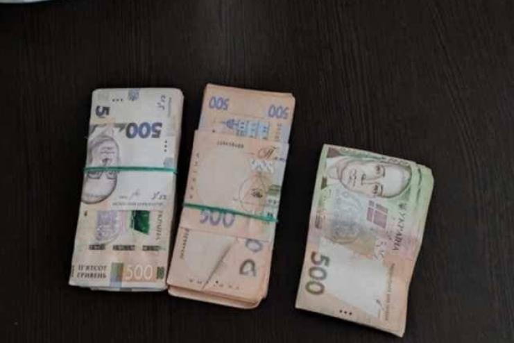 "УХОДИ КРАСИВО": у жительницы Одесчины муж украл 95 000 гривен и пытался сбежать "за бугор"