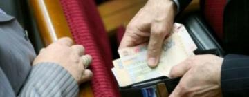 Народні депутати поскаржилися на падіння рівня доходів  