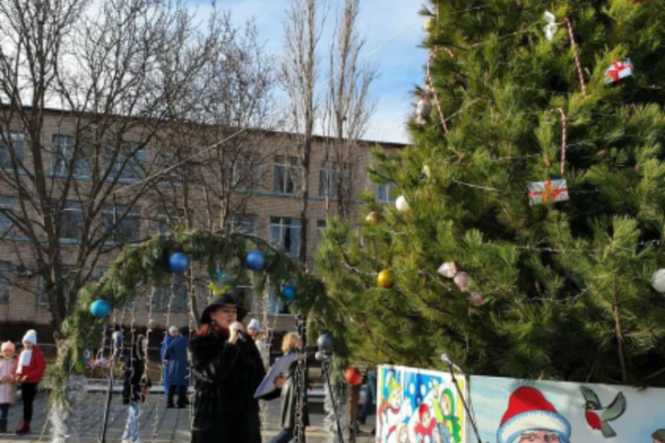 Відбулося урочисте відкриття головної  ялинки Саратської громади