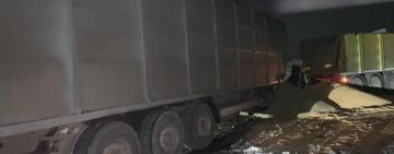 В Одесской области фура врезалась в припаркованную фуру: сильно пострадала 16-летняя девушка