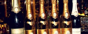 Шампанське назвали найвигіднішим активом 2021 року