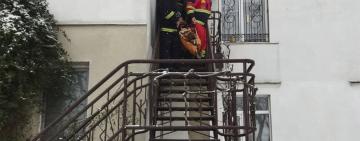 В Аккермане спасатели помогли медикам транспортировать травмированного мужчину