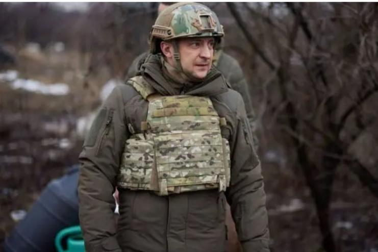 Как Зеленский, призвавший женщин в военкоматы, "косил" от армии
