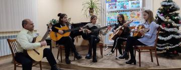 Юные музыканты Тарутинщины встречают Новый год классикой