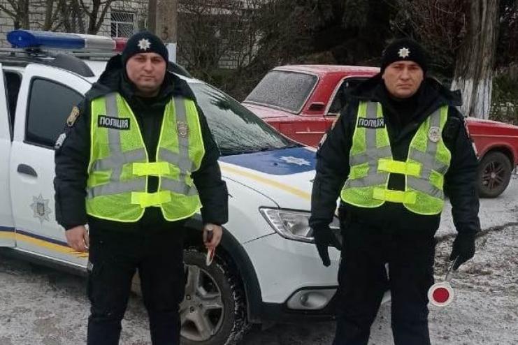 Арцизькі поліцейські надають допомогу заручникам негоди
