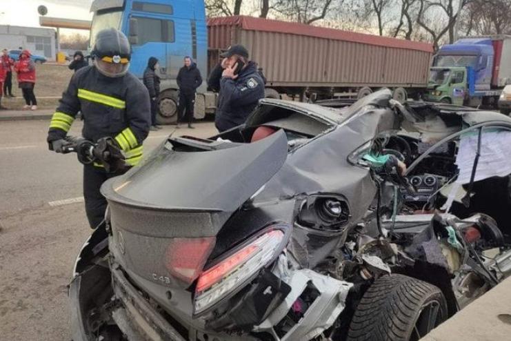 В ДТП Одесской области погибла жена известного футболиста - СМИ