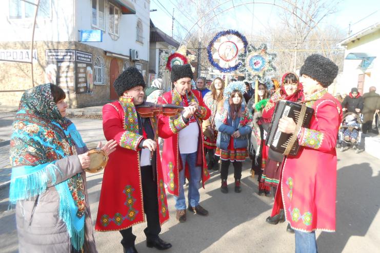 Фееричный рождественский фестиваль в Тарутино
