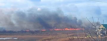В нацпарке Одесской области вспыхнул масштабный пожар