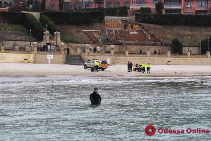 Напередодні Водохреща водолази обстежують дно одеських пляжів