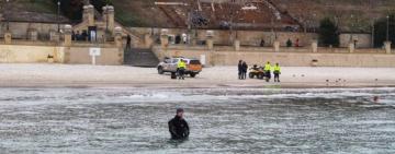 Напередодні Водохреща водолази обстежують дно одеських пляжів