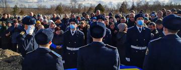 Тарутинщина попрощалась із гвардійцем, який загинув під час стрільби у Дніпрі