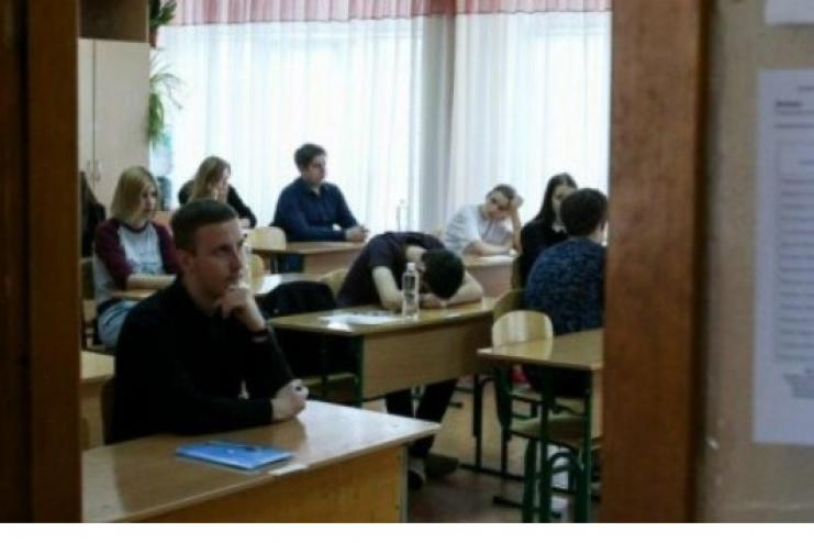 Абитуриентам придется заплатить за ВНО в 2022 году: за что и сколько