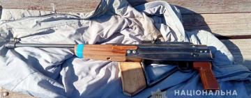 У домашнього тирана з Болградщини вилучили саморобну зброю та марихуану