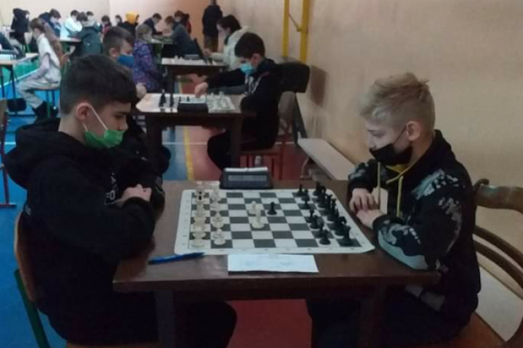  У с. Зоря відбулись фінальні змагання обласної спартакіади учнів закладів загальної середньої освіти 2021-2022 н.р. з шахів та шашок