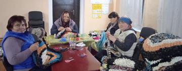 Наши рукодельницы - нашим бойцам