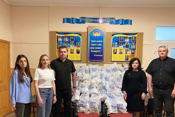 В Кілії педагогам-пенсіонерам передадуть підтримку у вигляді пакунків з побутовою хімією