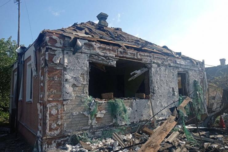 На Донбасі російські загарбники обстріляли 49 населених пунктів, багато руйнувань: 4 загиблих