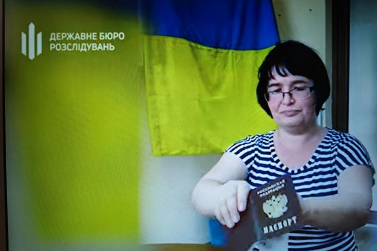 Він більше мені не потрібен: жителька Одещини порвала свій паспорт рф (відео)