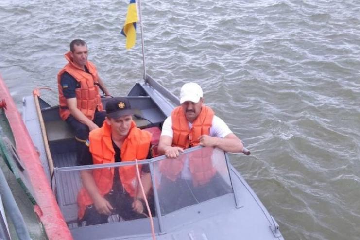На Одещині водолази вилучили з води тіло чоловіка