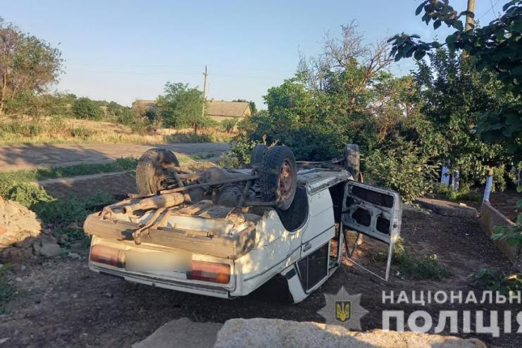 На Одещині п’яний чоловік сів за кермо чужого автомобіля і скоїв ДТП