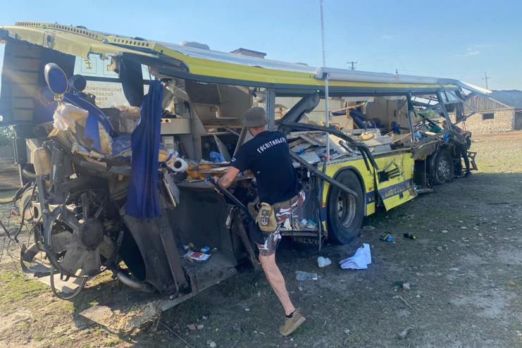 Автобус українських "Госпітальєрів" потрапив в аварію: серед медиків є жертва та поранені