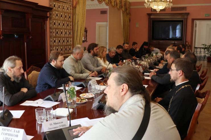 "Крига скресла": відбулась історична зустріч духовенства ПЦУ та УПЦ