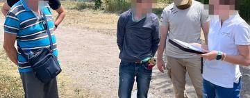 Дані отримав через контакти у місцевій владі: СБУ затримала колаборанта з Одеси, який збирався передати бойовикам «днр» персональні дані військовослужбовців ЗСУ (відео)