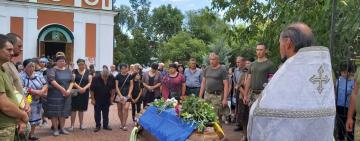 У БОЛГРАДСЬКОМУ РАЙОНІ  ПОХОВАЛИ ГЕРОЯ, ЯКИЙ ВІДДАВ ЖИТТЯ ЗА УКРАЇНУ