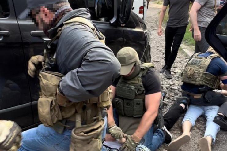 В Одесі СБУ затримала банду, яка "кошмарила" мешканців регіону
