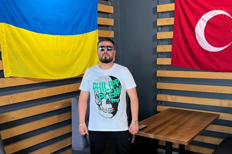 З перших днів війни: як турецький бізнесмен допомагає українцям
