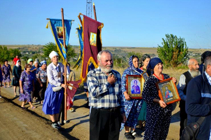 Хрестоходці з Тарутинщини увійшли  до святині Божої