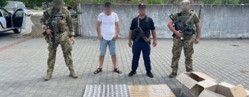 На Одещині прикордонники виявили в жителя Болграду коробки з контрафактними цигарками