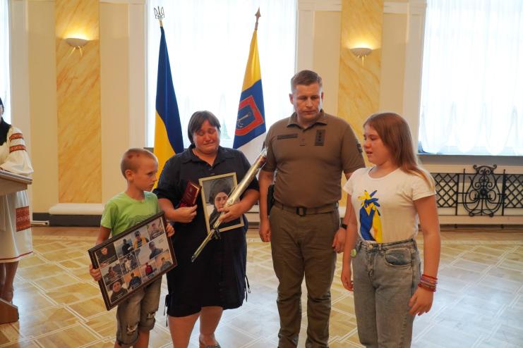 Родинам загиблих військовослужбовців з Одещини вручили ключі від квартир